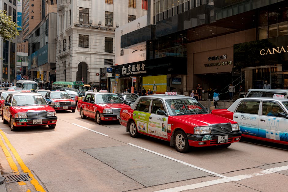 A busy taxi queue in Shanghai, illustrating the potential wait at Longyang Road.