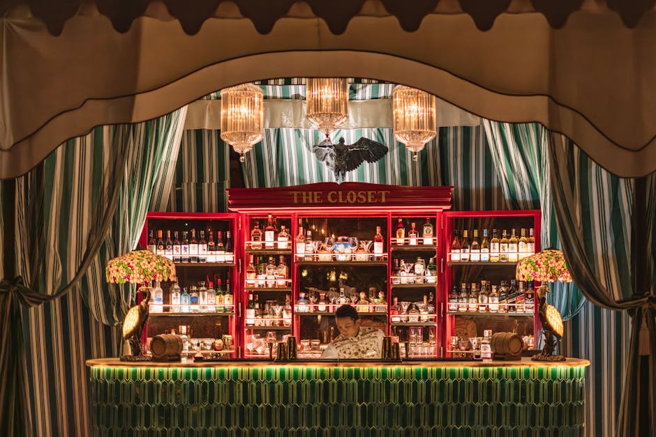 上海豪华酒店现代酒吧内景